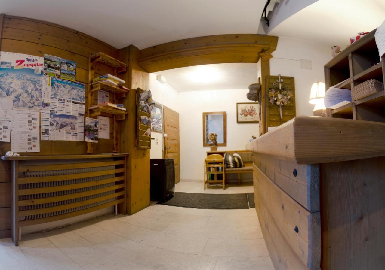Ferienwohnung Wetterstein Лермос Екстер'єр фото